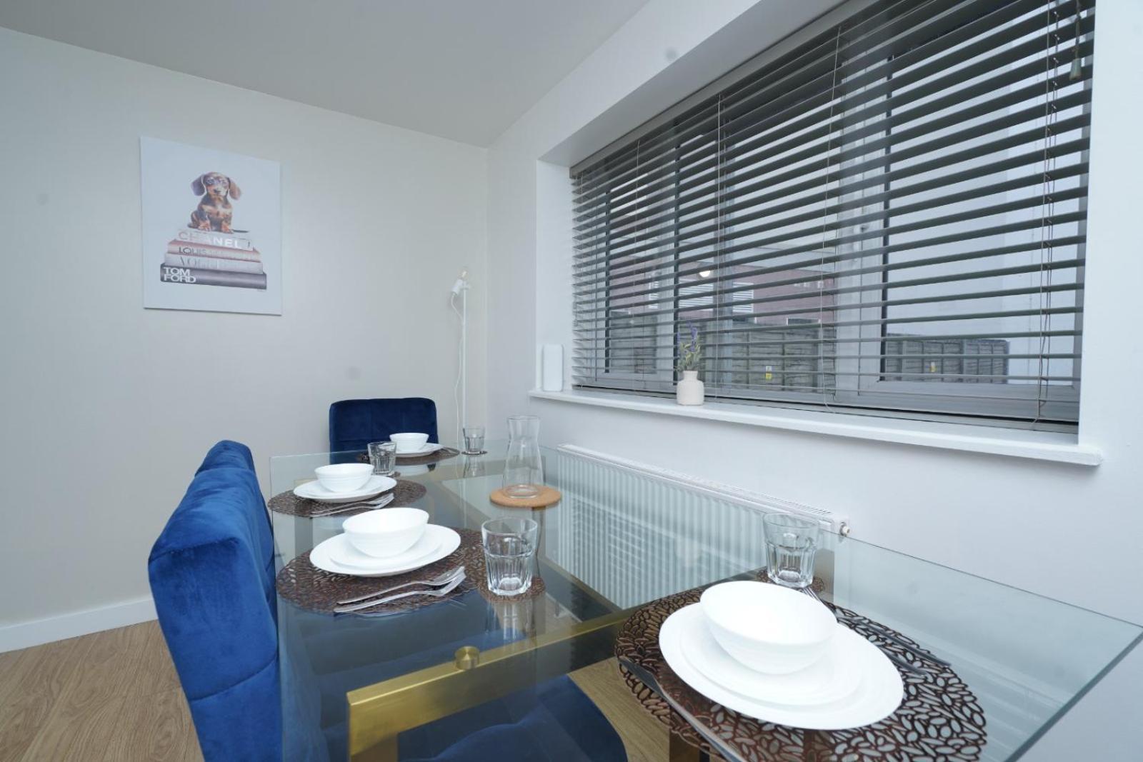 Luxe & Stylish Luton 2bed - Fast Wi-fi & Private Patio * Luton (Bedfordshire)